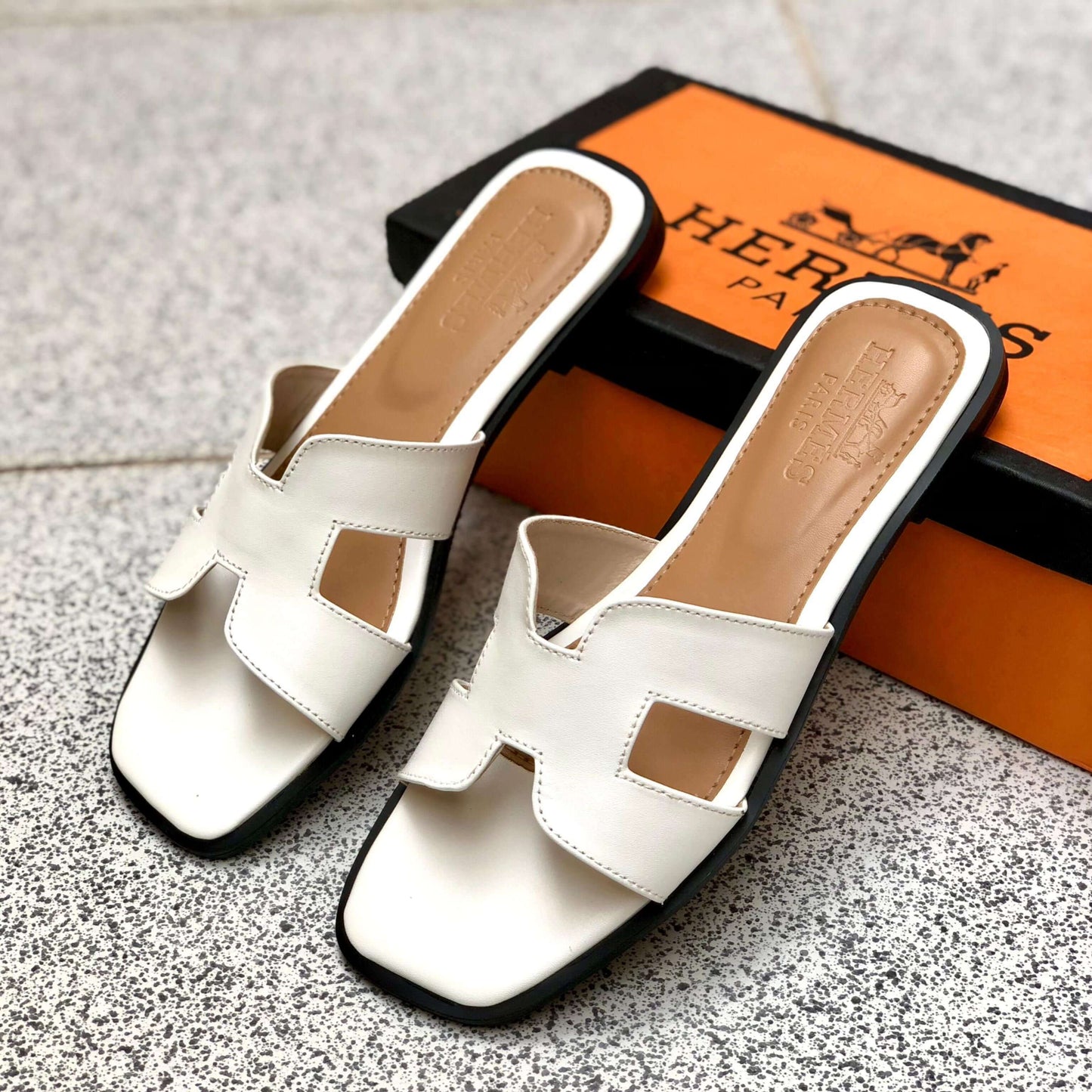 Hermès Slippers for Women (Size 36-42) – Official Model with Brand Box Grand Bazaar