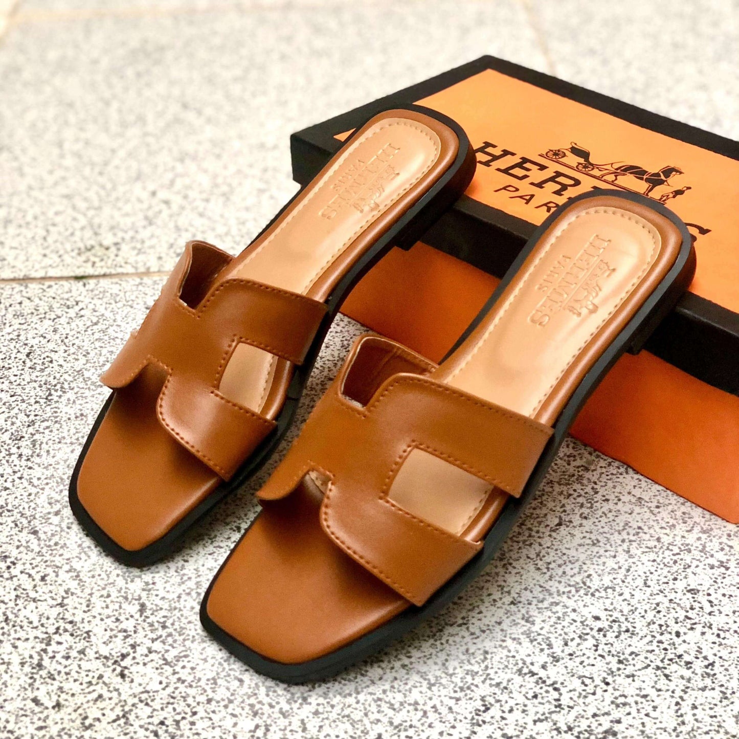 Hermès Slippers for Women (Size 36-42) – Official Model with Brand Box Grand Bazaar