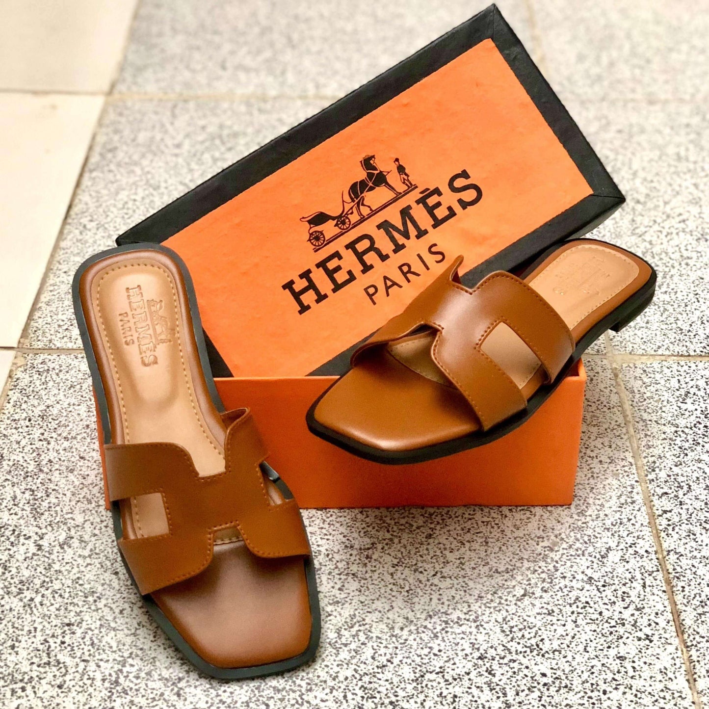 Hermès Slippers for Women (Size 36-42) – Official Model with Brand Box Grand Bazaar