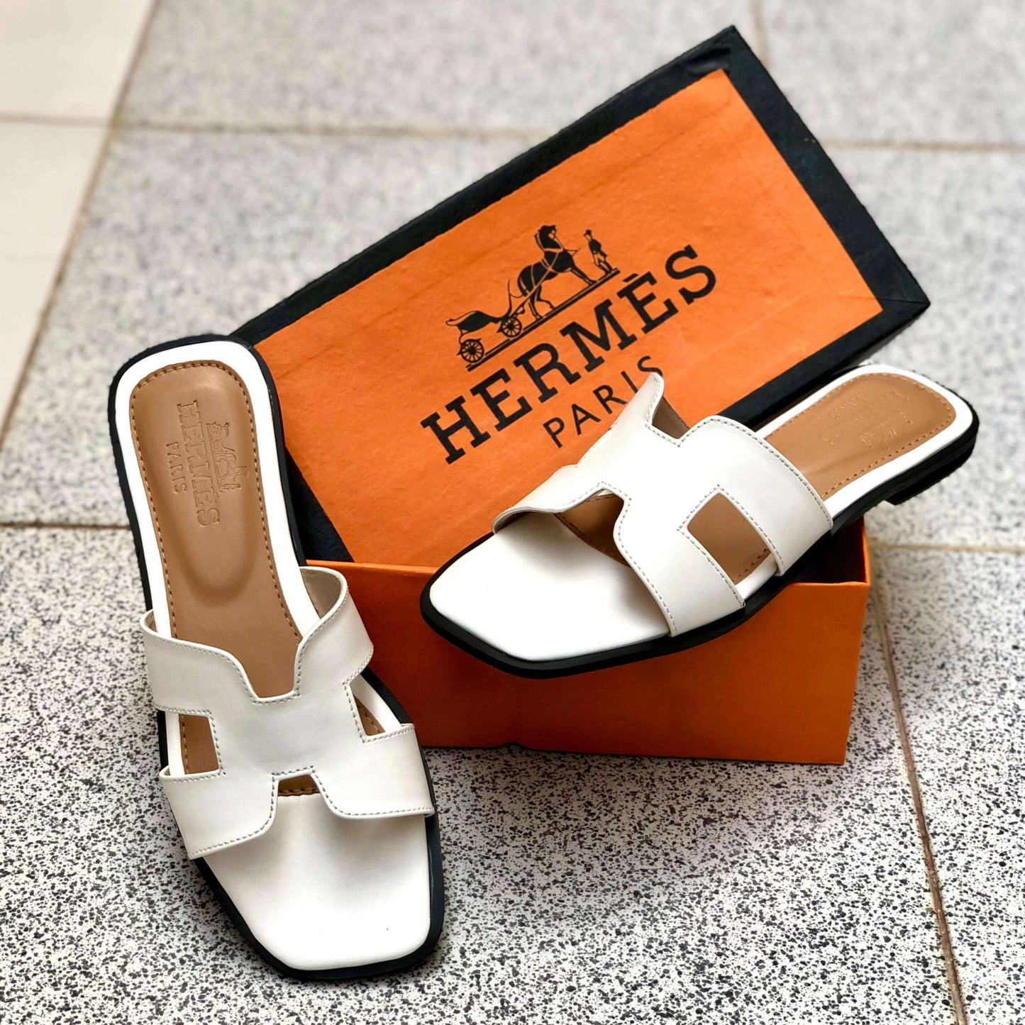 Hermès Slippers for Women (Size 36-42) – Official Model with Brand Box Grand Bazaar